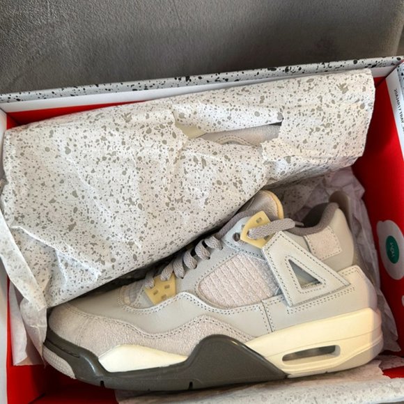 Nike Air Jordan 4 SE Craft Photon Dust